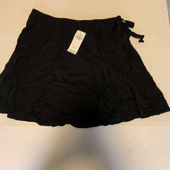 Hollister Dresses & Skirts - HOLLISTER SKIRT NWT